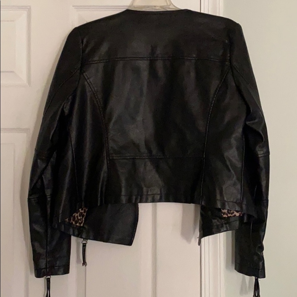 Leather jacket - Picture 10 of 12